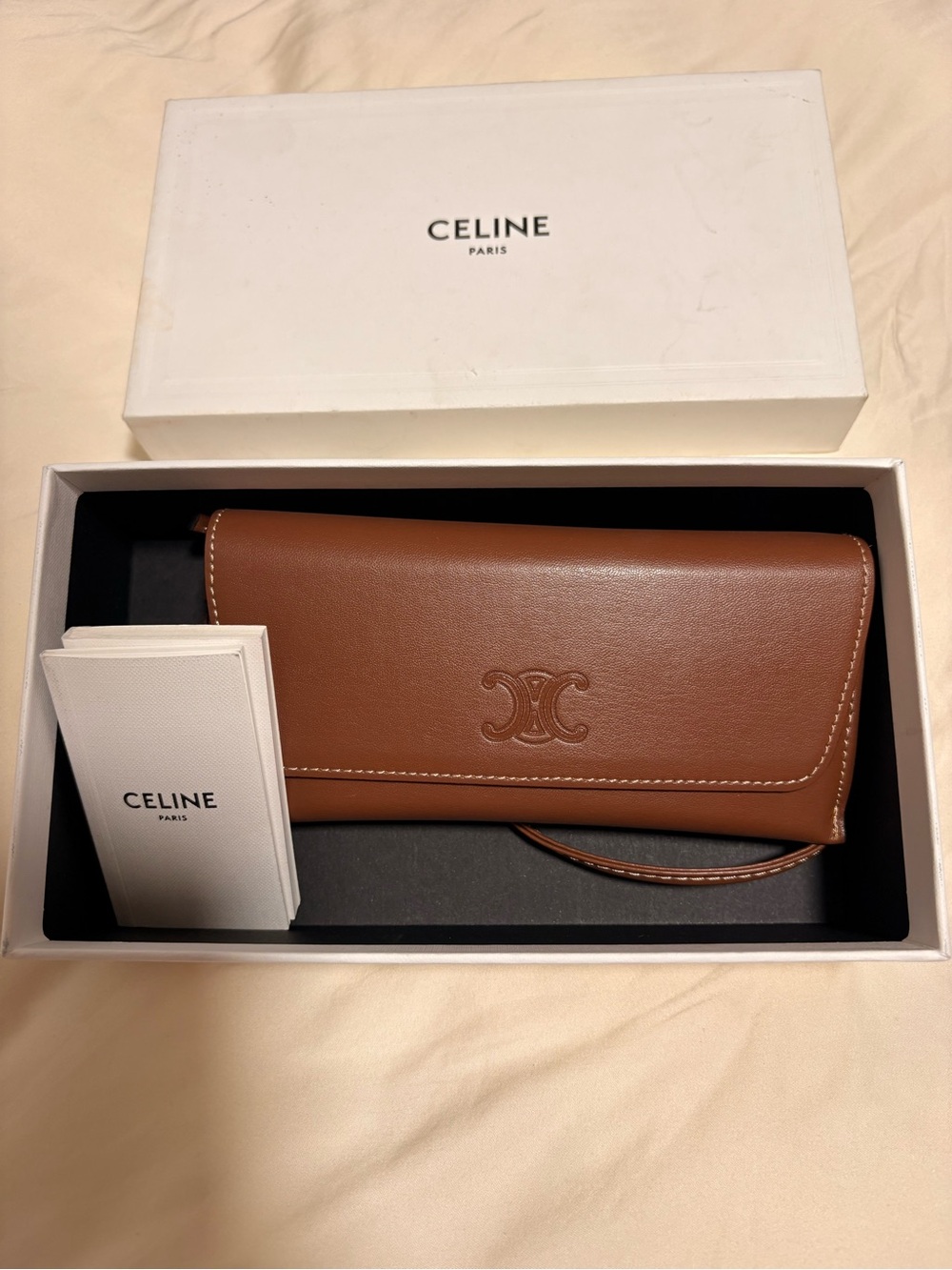 🚨FLASH SALE🚨 Celine Triomphe Oval Acetate Sunglasses - Black with Gold Logo - Picture 3 of 8